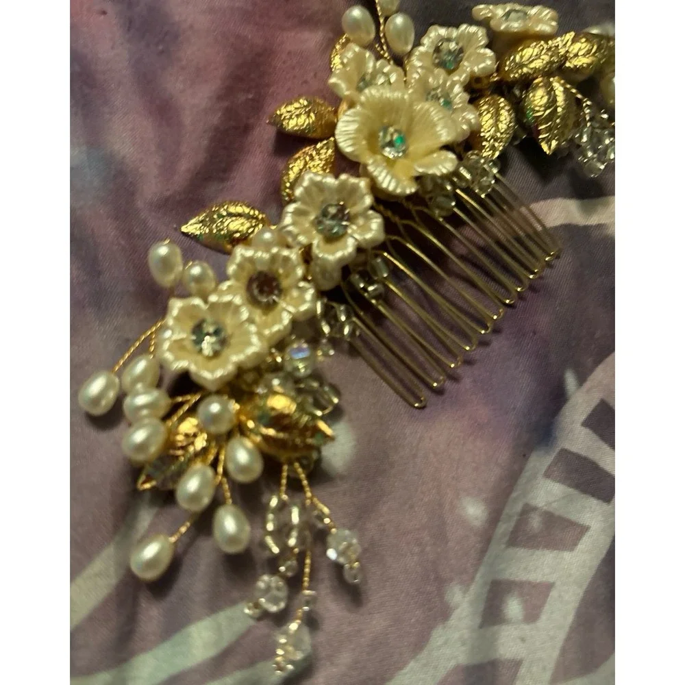 NEW Off White Rhinestone & Pearl Studded Floral Bridal Hair Clip Comb Brooch